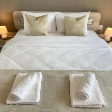 Private For 4 Guests And Parking *