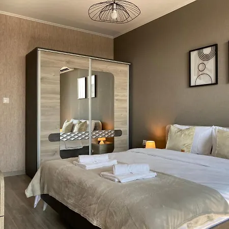 Private For 4 Guests And Parking