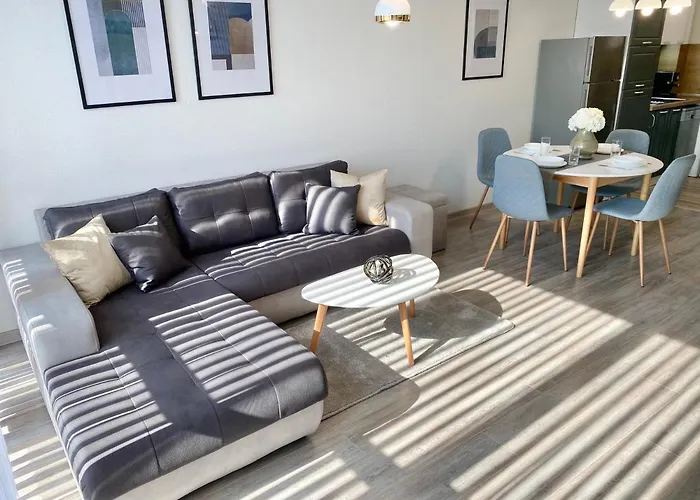 Private For 4 Guests And Parking Appartement