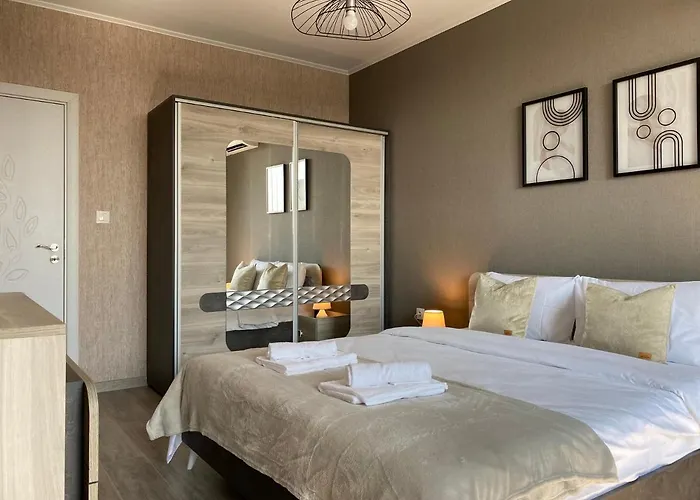 Private For 4 Guests And Parking