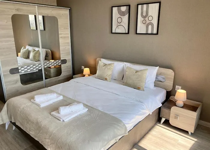 Private For 4 Guests And Parking Appartement *