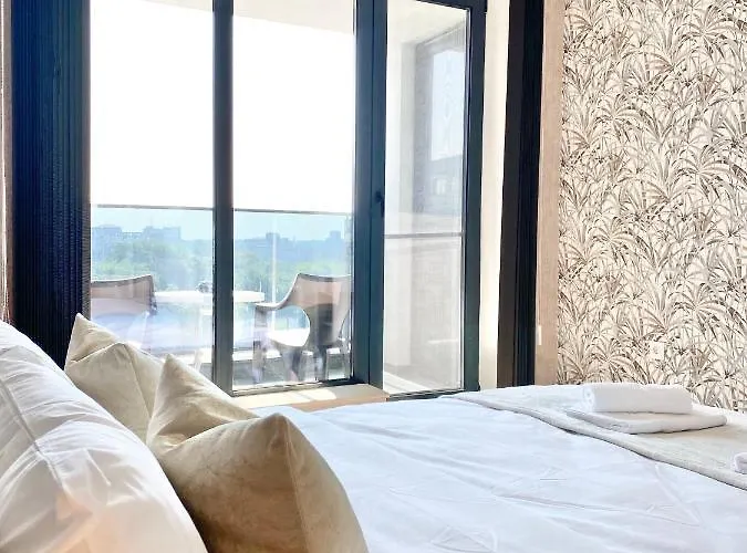 Private For 4 Guests And Parking Appartement