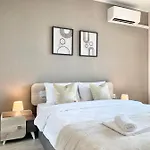 Private For 4 Guests And Parking Апартаменты