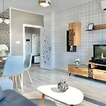 Апартаменты Private For 4 Guests And Parking
