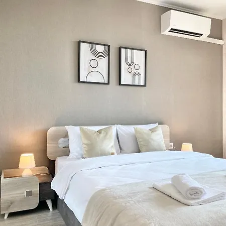 Private For 4 Guests And Parking Apartment