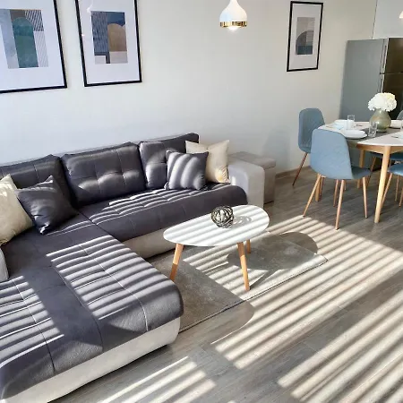 Private For 4 Guests And Parking Διαμέρισμα