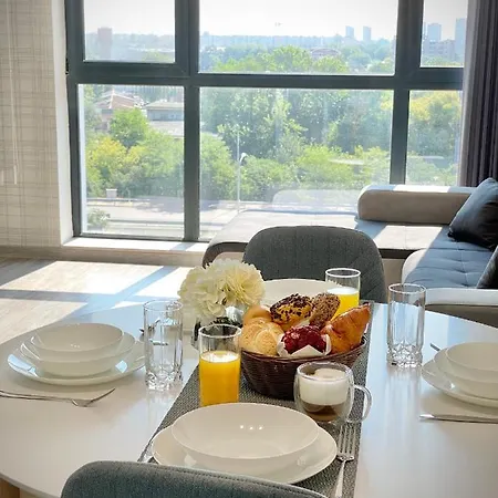 Private For 4 Guests And Parking بلوفديف