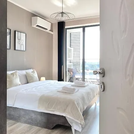 Private For 4 Guests And Parking * بلوفديف