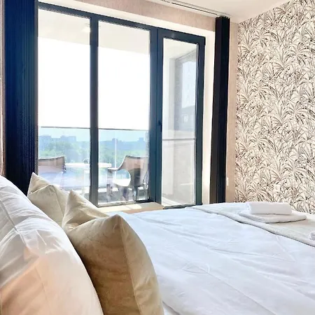 Private For 4 Guests And Parking شقة