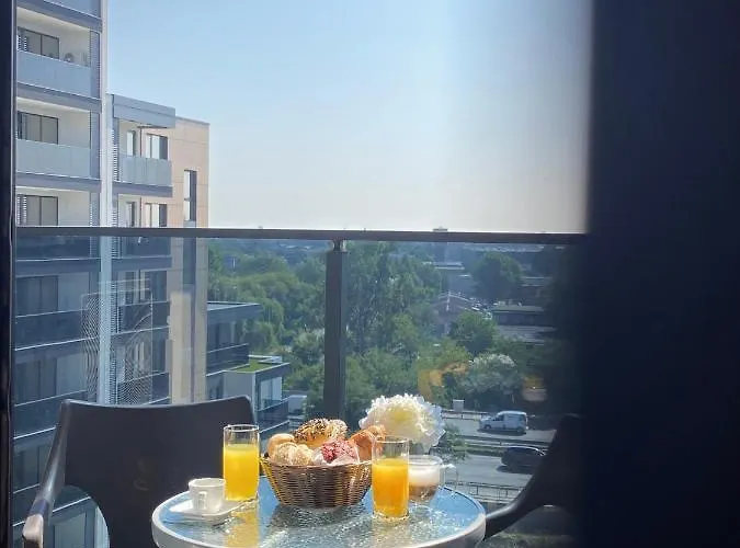 Private For 4 Guests And Parking 公寓 *