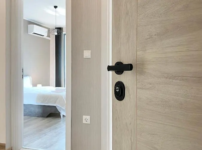 Private For 4 Guests And Parking *