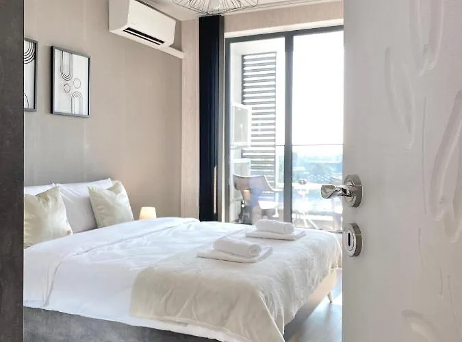 Private For 4 Guests And Parking * 普罗夫迪夫