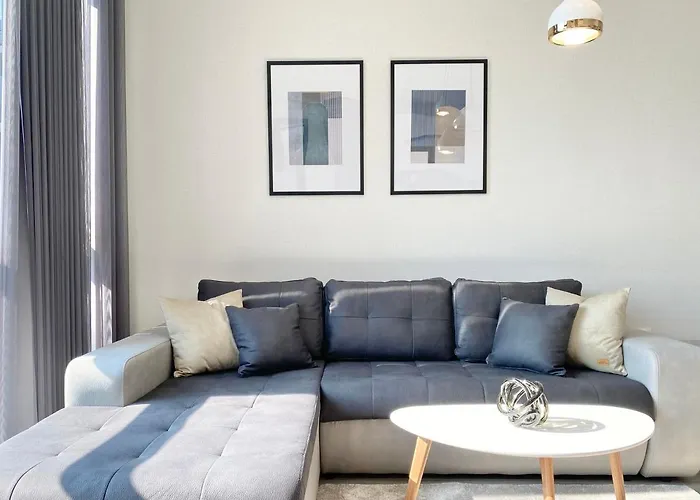 Private For 4 Guests And Parking